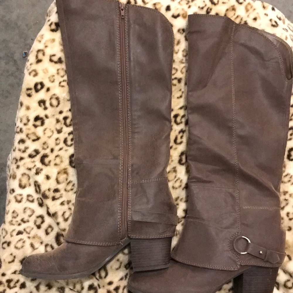 Tall suede like boots